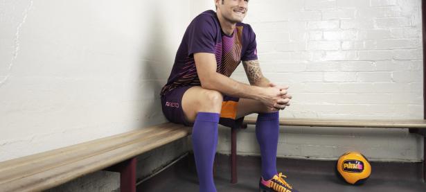 综合格斗赛场焦点！中国队对阵法国队，战术博弈精彩纷呈，教练斗智斗勇