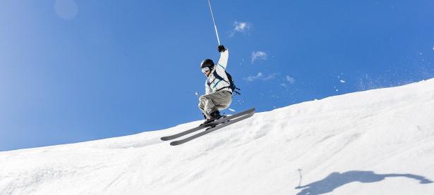 费德勒赛事官方发布战术调整新规，拜仁争议不断！